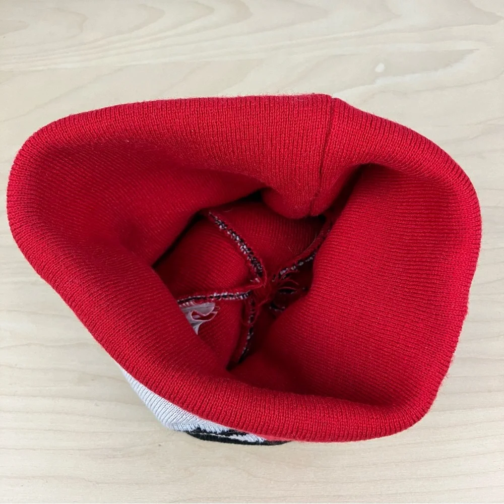 Mitchell & Ness Chicago Bulls NBA Splash Winter Pom Beanie Hat Red White Black